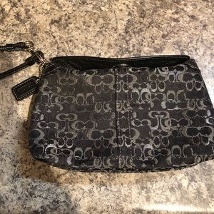 Turnlock top coach Wristlet